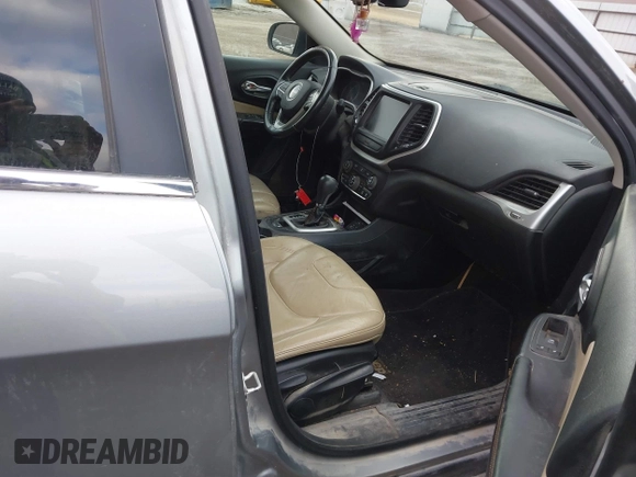 2016 Jeep Cherokee High Altitude with VIN 1C4PJLDB6GW229136, listed as a IAAI auction lot 41675568 with 146,533 mi miles. Bid and sale history available at carsss.com. Image 5.