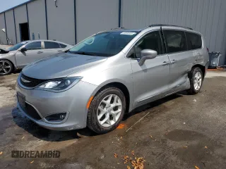 2017 Chrysler Pacifica Touring L z VIN 2C4RC1BG9HR832193, wystawiony jako Copart lot #55898585 z przebiegiem 30 958 mil mil oraz Szkoda całkowita • Salvage title. Historia ofert i sprzedaży dostępna na DreamBid. Obrazek 1.