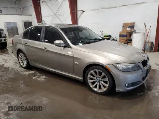 2011 BMW 3 Series 328i xDrive z VIN WBAPK5C53BA994635, wystawiony jako Copart lot #50235645 z przebiegiem 107 780 mil mil oraz Nie do naprawy • Non repairable. Historia ofert i sprzedaży dostępna na DreamBid. Obrazek 4.