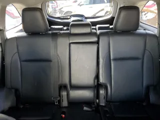 2019 Toyota Highlander SE z VIN 5TDJZRFH3KS943706, wystawiony jako Copart lot #51982925 z przebiegiem 62 596 mil mil oraz Szkoda całkowita • Salvage title. Historia ofert i sprzedaży dostępna na DreamBid. Obrazek 10.