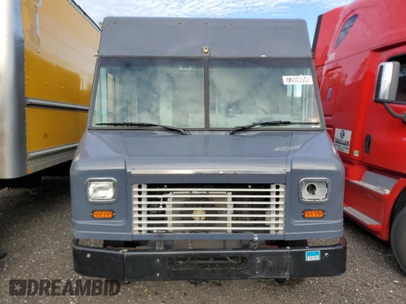 2019 Ford E-Series Commercial z VIN 1FC3E4K66KDC51737, wystawiony jako Copart lot #72650054 z przebiegiem 52 965 mil mil oraz Szkody całkowita. Historia ofert i sprzedaży dostępna na DreamBid. Obrazek 7.