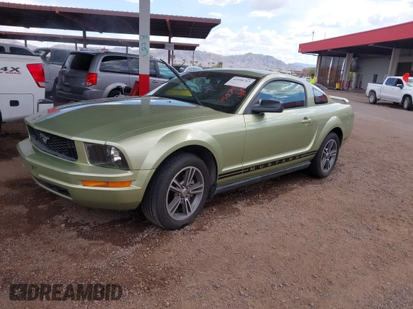 2006 Ford Mustang Standard with VIN 1ZVFT80NX65150735, listed as a IAAI auction lot 41950763 with 128,881 mi miles. Bid and sale history available at carsss.com. Image 2.