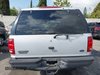 2000 Ford Expedition XLT with VIN 1FMRU1560YLC21781, listed as a IAAI auction lot 41558097 with 218,477 mi miles. Bid and sale history available at carsss.com. Image 16.