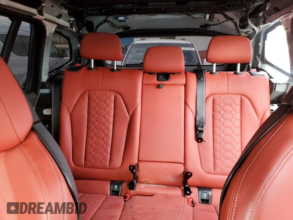 2022 BMW X3 M z VIN 5YM13EC09N9K01524, wystawiony jako Copart lot #79260984 z przebiegiem 38 501 mil mil oraz Tytuł czysty. Historia ofert i sprzedaży dostępna na DreamBid. Obrazek 10.
