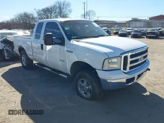 2005 Ford Super Duty F-250 XL with VIN 1FTSX21P55EC76972, listed as a IAAI auction lot 41620344 with 193,624 mi miles. Bid and sale history available at carsss.com. Image 1.