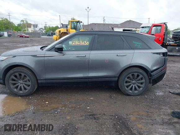 2019 Land Rover Range Rover Velar R-Dynamic SE z VIN SALYL2EX1KA227926, wystawiony jako IAAI lot #42353130 z przebiegiem 39 890 mil mil oraz . Historia ofert i sprzedaży dostępna na DreamBid. Obrazek 14.
