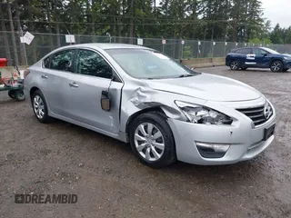 2015 Nissan Altima 2.5 z VIN 1N4AL3AP9FN888399, wystawiony jako IAAI lot #42294759 z przebiegiem 82 614 mil mil oraz . Historia ofert i sprzedaży dostępna na DreamBid. Obrazek 1.