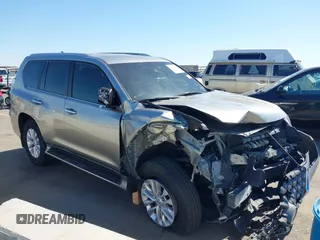 2023 Lexus GX 460 Premium z VIN JTJAM7BX3P5372275, wystawiony jako IAAI lot #42043457 z przebiegiem 31 735 mil mil oraz . Historia ofert i sprzedaży dostępna na DreamBid. Obrazek 1.