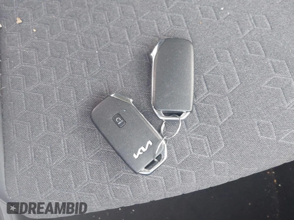 2024 Kia Seltos S z VIN KNDEU2AA7R7638201, wystawiony jako IAAI lot #41022692 z przebiegiem 5 503 mil mil oraz . Historia ofert i sprzedaży dostępna na DreamBid. Obrazek 11.