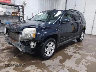 2015 GMC Terrain SLE z VIN 2GKFLWEK4F6196351, wystawiony jako IAAI lot #42279544 z przebiegiem 90 577 mil mil oraz . Historia ofert i sprzedaży dostępna na DreamBid. Obrazek 2.