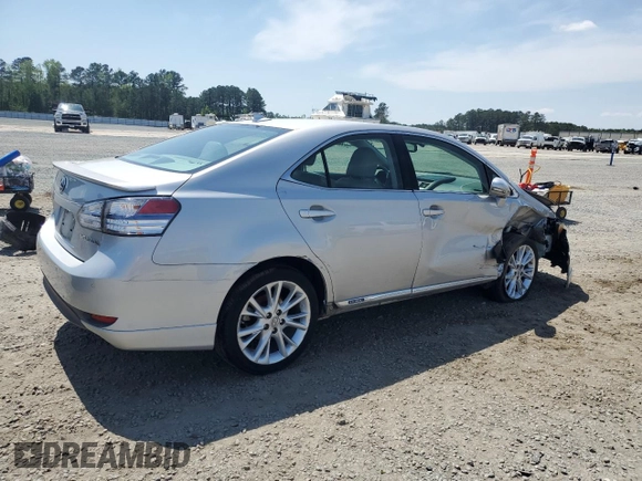 2010 Lexus HS 250h z VIN JTHBB1BA9A2004633, wystawiony jako Copart lot #52732555 z przebiegiem 210 370 mil mil oraz Szkody całkowita. Historia ofert i sprzedaży dostępna na DreamBid. Obrazek 3.
