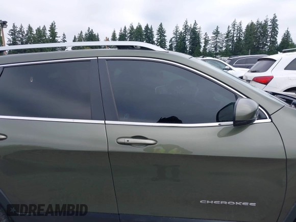 2019 Jeep Cherokee Latitude Plus z VIN 1C4PJMLB2KD191884, wystawiony jako IAAI lot #42647360 z przebiegiem 148 680 mil mil oraz . Historia ofert i sprzedaży dostępna na DreamBid. Obrazek 14.