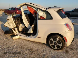 2015 FIAT 500e with VIN 3C3CFFGE3FT689693, listed as a Copart auction lot 87479584 with 0 mi miles and Salvage Title. Bid and sale history available at carsss.com. Image 2.