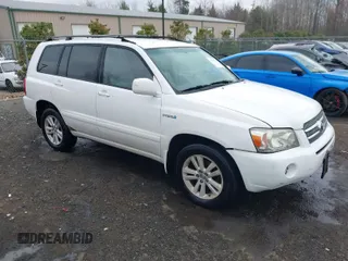 2006 Toyota Highlander Hybrid with VIN JTEDW21AX60012650, listed as a IAAI auction lot 41798397 with 160,737 mi miles. Bid and sale history available at carsss.com. Image 1.
