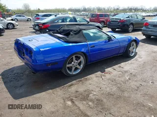 1994 Chevrolet Corvette with VIN 1G1YY32P3R5122058, listed as a IAAI auction lot 41933355 with 132,080 mi miles. Bid and sale history available at carsss.com. Image 4.