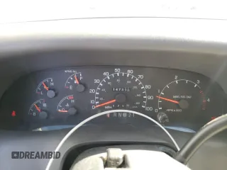 2000 Ford F-350 XL with VIN 1FTSW31F5YEA50810, listed as a Copart auction lot 83274144 with 147,370 mi miles and Salvage Title. Bid and sale history available at DreamBid. Image 9.
