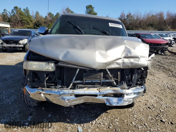 2002 Chevrolet Silverado 1500 LS with VIN 2GCEC19V121194904, listed as a Copart auction lot 84408904 with 266,795 mi miles and Salvage Title. Bid and sale history available at DreamBid. Image 5.