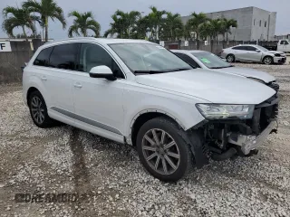2017 Audi Q7 Premium Plus z VIN WA1LHAF71HD038447, wystawiony jako Copart lot #46440665 z przebiegiem 97 872 mil mil oraz Szkoda całkowita • Salvage title. Historia ofert i sprzedaży dostępna na DreamBid. Obrazek 4.