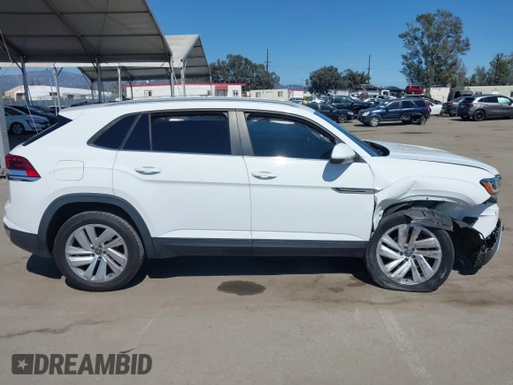 2020 Volkswagen Atlas with VIN 1V2YC2CA4LC205011, listed as a IAAI auction lot 42233807 with 39,084 mi miles and . Bid and sale history available at DreamBid. Image 13.