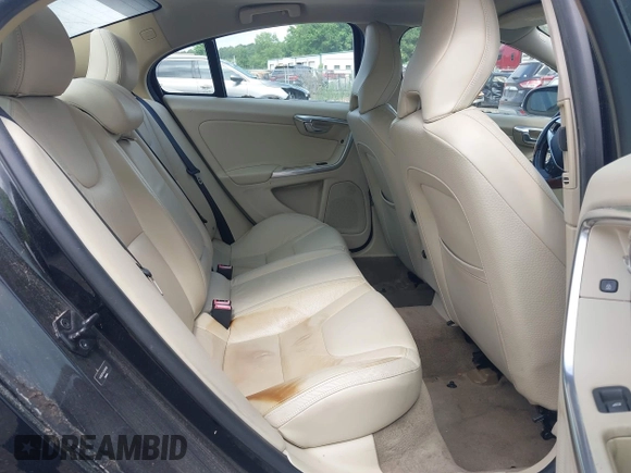 2012 Volvo S60 T5 z VIN YV1622FS4C2115292, wystawiony jako IAAI lot #42376945 z przebiegiem 158 047 mil mil oraz . Historia ofert i sprzedaży dostępna na DreamBid. Obrazek 8.