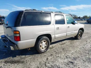 2006 GMC Yukon XL SLT with VIN 1GKFK16ZX6J174519, listed as a IAAI auction lot 41268177 with 243,046 mi miles. Bid and sale history available at carsss.com. Image 4.