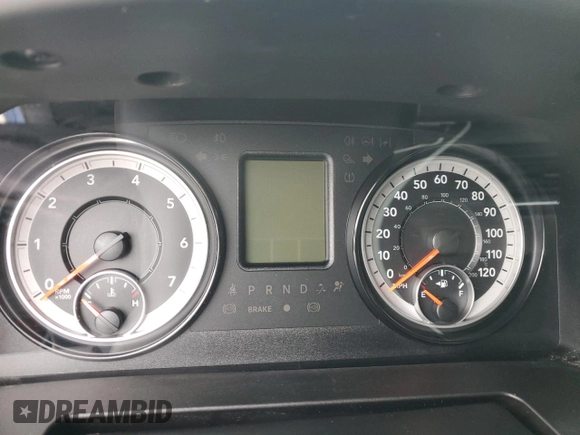 2018 Ram 1500 Express z VIN 3C6RR6KG2JG249849, wystawiony jako Copart lot #42008845 z przebiegiem Nie podano mil oraz Nie do naprawy • Non repairable. Historia ofert i sprzedaży dostępna na DreamBid. Obrazek 9.