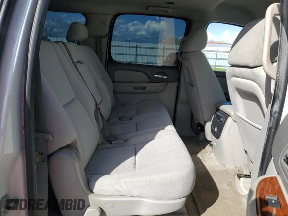 2007 GMC Yukon XL SLT with VIN 1GKFC16JX7J178806, listed as a Copart auction lot 48370045 with 238,522 mi miles and Clean Title. Bid and sale history available at carsss.com. Image 11.