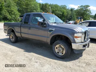 2008 Ford F-250 XL z VIN 1FTSX21518ED53470, wystawiony jako Copart lot #58700765 z przebiegiem 71 241 mil mil oraz Czysty tytuł • Clean title. Historia ofert i sprzedaży dostępna na DreamBid. Obrazek 4.