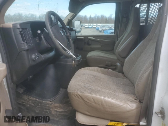 2009 Chevrolet Express Cargo z VIN 1GCFG15X391111893, wystawiony jako Copart lot #49842715 z przebiegiem 260 105 mil mil oraz Szkoda całkowita • Salvage title. Historia ofert i sprzedaży dostępna na DreamBid. Obrazek 7.