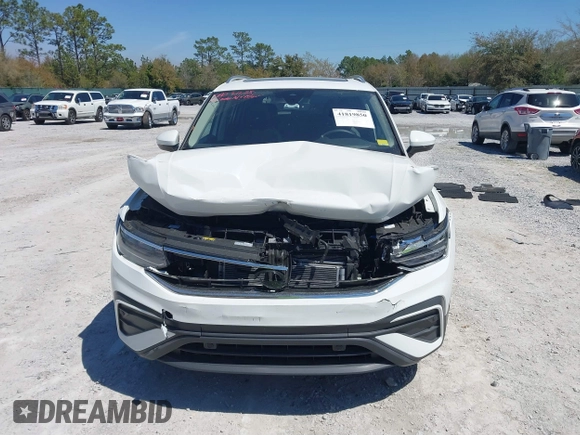 2024 Volkswagen Tiguan SE with VIN 3VVNB7AX2RM022579, listed as a IAAI auction lot 41819850 with 8,651 mi miles and . Bid and sale history available at DreamBid. Image 12.
