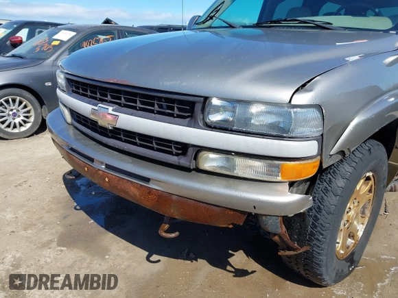 2003 Chevrolet Suburban Z71 with VIN 3GNFK16Z33G253479, listed as a IAAI auction lot 41871504 with 157,990 mi miles and . Bid and sale history available at DreamBid. Image 6.