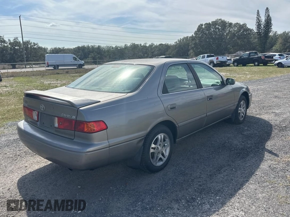 2000 Toyota Camry CE with VIN 4T1BG22K0YU002152, listed as a Copart auction lot 44409315 with 366,513 mi miles and Clean Title. Bid and sale history available at DreamBid. Image 4.