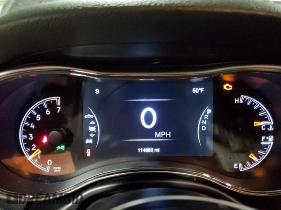 2016 Jeep Grand Cherokee Limited 75th Anniversary with VIN 1C4RJFBGXGC328391, listed as a Copart auction lot 47469515 with 114,650 mi miles and Clean Title. Bid and sale history available at DreamBid. Image 9.