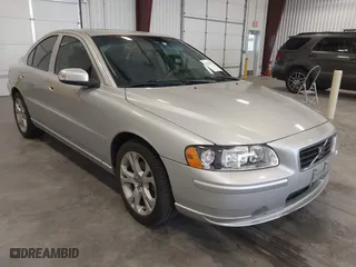 2009 Volvo S60 2.5T with VIN YV1RS592592733286, listed as a IAAI auction lot 42020873 with 129,880 mi miles. Bid and sale history available at carsss.com. Image 1.