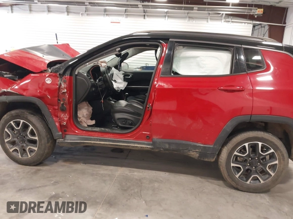 2021 Jeep Compass Trailhawk z VIN 3C4NJDDBXMT586981, wystawiony jako IAAI lot #42116028 z przebiegiem 70 317 mil mil oraz . Historia ofert i sprzedaży dostępna na DreamBid. Obrazek 15.