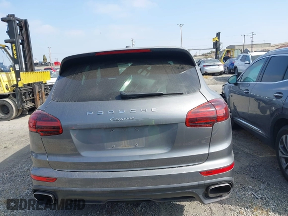 2016 Porsche Cayenne with VIN WP1AA2A21GKA15990, listed as a IAAI auction lot 41978980 with 141,738 mi miles. Bid and sale history available at carsss.com. Image 17.