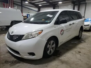 2016 Toyota Sienna L with VIN 5TDZK3DC2GS735352, listed as a Copart auction lot 77198404 with 224,495 mi miles and Salvage title. Bid and sale history available at DreamBid. Image 1.