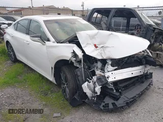 2024 Lexus ES with VIN 58ADA1C14RU043078, listed as a IAAI auction lot 41306413 with 25,182 mi miles. Bid and sale history available at carsss.com. Image 1.