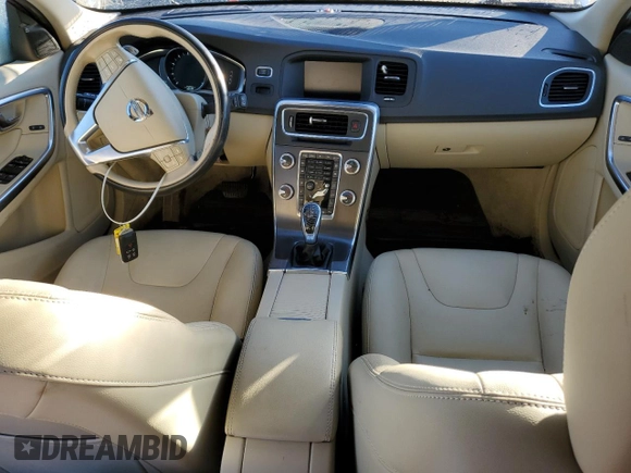 2015 Volvo V60 T5 Drive-E Platinum with VIN YV140MEM1F1266256, listed as a Copart auction lot 83092644 with 44,048 mi miles and Salvage title. Bid and sale history available at DreamBid. Image 8.