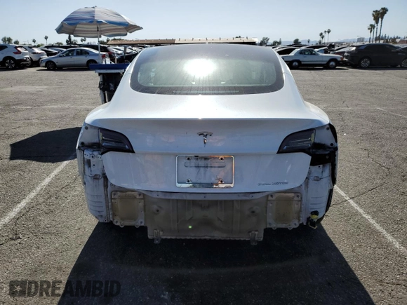 2018 Tesla Model 3 Long Range Battery z VIN 5YJ3E1EB7JF096808, wystawiony jako Copart lot #56592705 z przebiegiem 30 883 mil mil oraz Szkody całkowita. Historia ofert i sprzedaży dostępna na DreamBid. Obrazek 6.