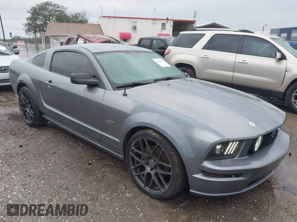 2007 Ford Mustang GT Deluxe with VIN 1ZVFT82H575260357, listed as a IAAI auction lot 41660003 with 192,320 mi miles. Bid and sale history available at carsss.com. Image 1.