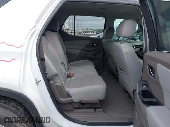 2019 Chevrolet Traverse LT Cloth with VIN 1GNERGKW8KJ171606, listed as a IAAI auction lot 41553157 with 95,802 mi miles. Bid and sale history available at carsss.com. Image 8.
