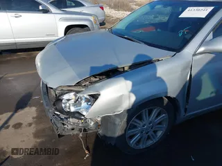 2005 Toyota Avalon XL z VIN 4T1BK36B75U044022, wystawiony jako IAAI lot #41330241 z przebiegiem 196 362 mil mil oraz . Historia ofert i sprzedaży dostępna na DreamBid. Obrazek 6.