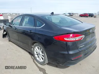 2019 Ford Fusion SE with VIN 3FA6P0H71KR255482, listed as a IAAI auction lot 41890864 with 125,077 mi miles. Bid and sale history available at carsss.com. Image 3.
