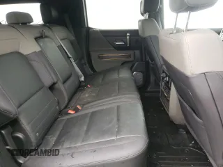 2024 GMC Hummer EV 2X with VIN 1GKB0NDE0RU109550, listed as a Copart auction lot 81728944 with 5,426 mi miles and Salvage Title. Bid and sale history available at carsss.com. Image 11.