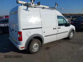 2013 Ford Transit Connect XLT с VIN NM0LS7BN7DT135244, выставлен на аукционе IAAI как лот 40942874 с пробегом 80 592 миль миль и . История ставок и продаж доступна на DreamBid. Изображение 4.