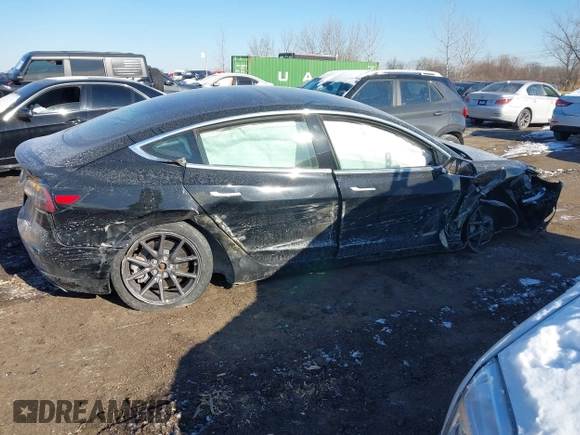 2020 Tesla Model 3 Standard Range Plus z VIN 5YJ3E1EA0LF739011, wystawiony jako IAAI lot #41379792 z przebiegiem Nie podano mil oraz . Historia ofert i sprzedaży dostępna na DreamBid. Obrazek 12.