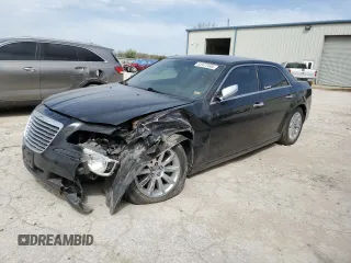 2012 Chrysler 300 C z VIN 2C3CCAET1CH268055, wystawiony jako Copart lot #51477445 z przebiegiem 101 506 mil mil oraz Szkoda całkowita • Salvage title. Historia ofert i sprzedaży dostępna na DreamBid. Obrazek 1.