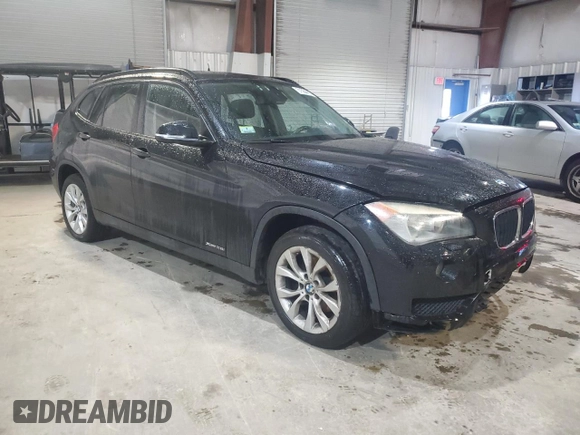 2014 BMW X1 xDrive28i z VIN WBAVL1C56EVY18205, wystawiony jako Copart lot #51584415 z przebiegiem 166 247 mil mil oraz Czysty tytuł • Clean title. Historia ofert i sprzedaży dostępna na DreamBid. Obrazek 4.