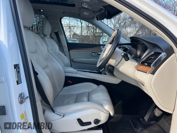 2016 Volvo XC90 T6 Inscription with VIN YV4A22PL4G1083914, listed as a Copart auction lot 52651025 with 178,477 mi miles and Clean Title. Bid and sale history available at carsss.com. Image 5.